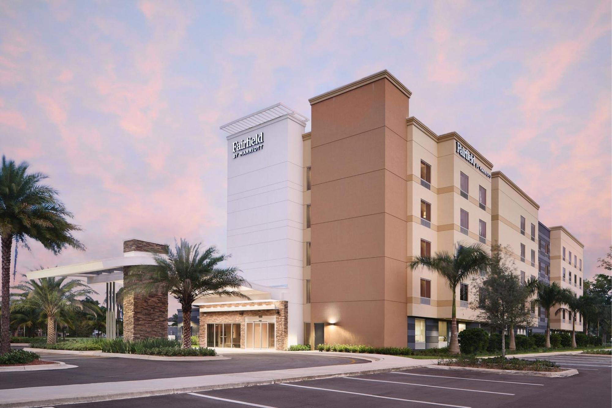 Fairfield Inn & Suites By Marriott Fort Lauderdale Northwest Tamarac Exterior foto